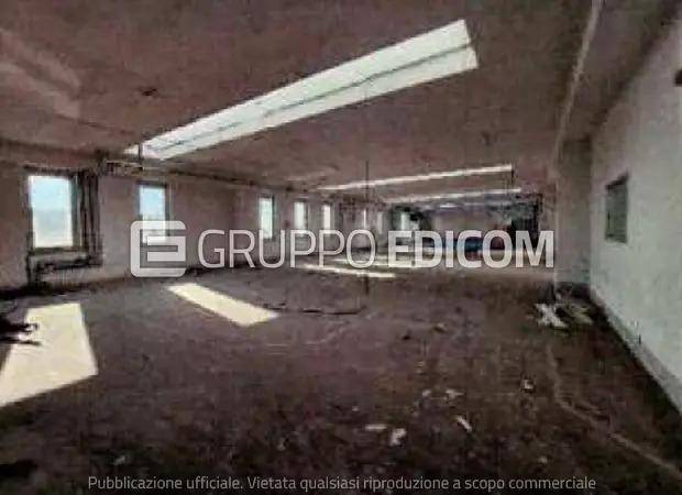 locale commerciale in vendita a Senago