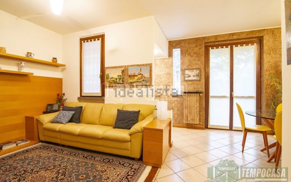 casa indipendente in vendita a Senago