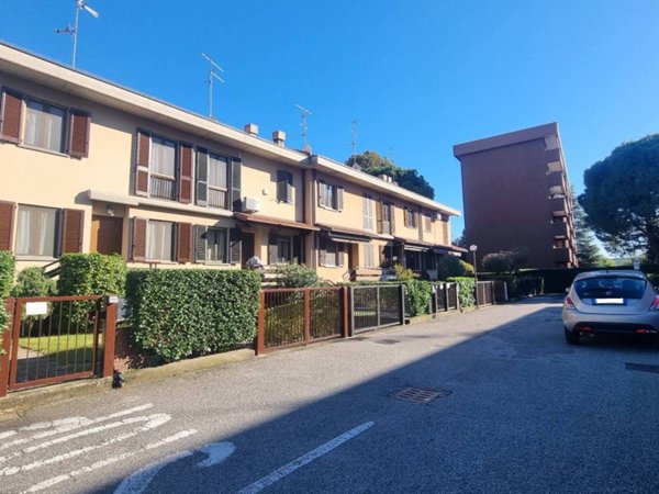 casa indipendente in vendita a Senago