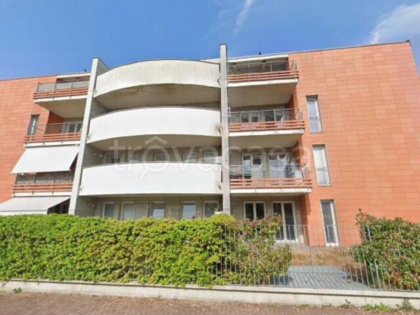 locale commerciale in vendita a Senago