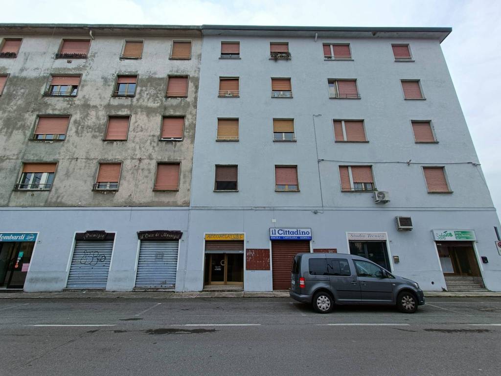 negozio in vendita a Senago