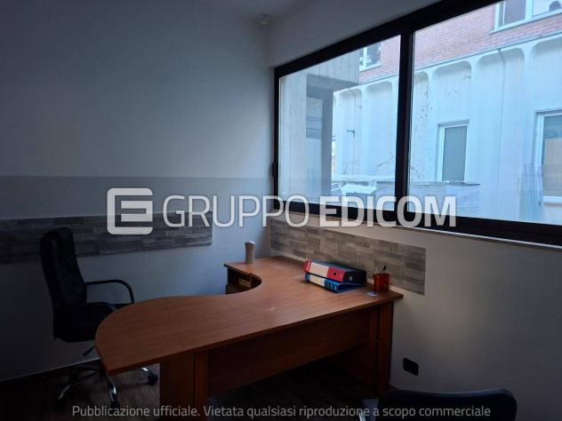 ufficio in vendita a Senago