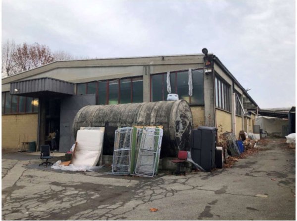 capannone in vendita a Senago