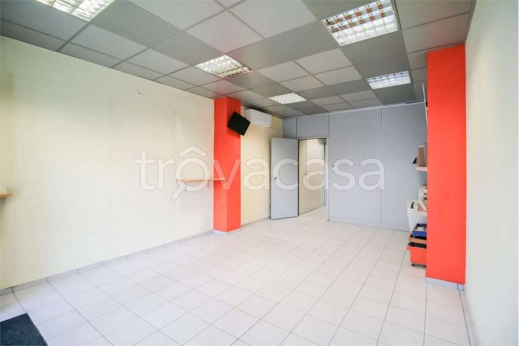 negozio in vendita a Senago