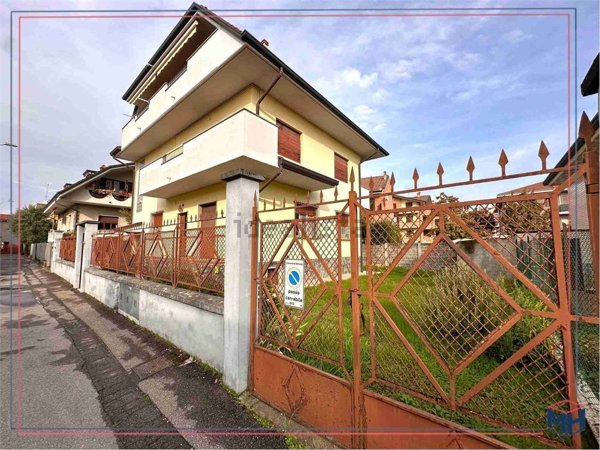 casa indipendente in vendita a Senago