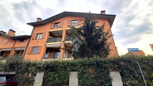 locale di sgombero in vendita a Senago