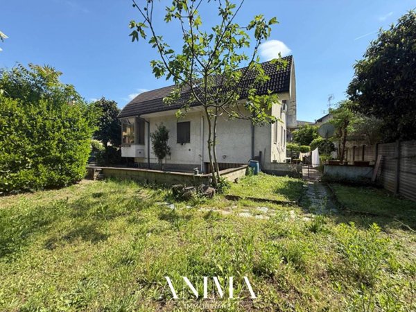 casa indipendente in vendita a Senago