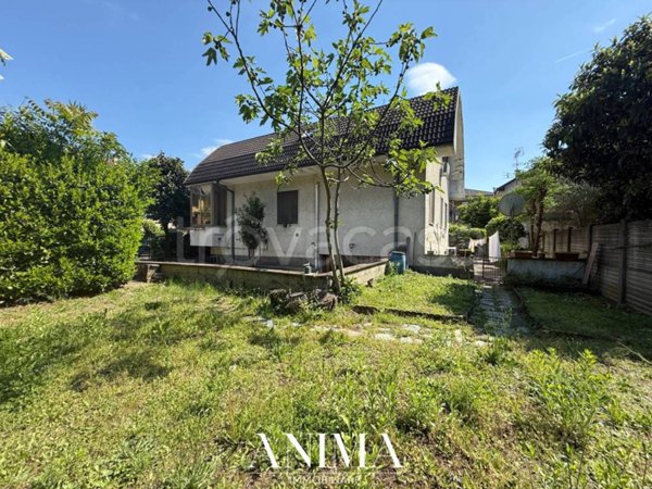 casa indipendente in vendita a Senago