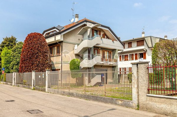 casa indipendente in vendita a Senago