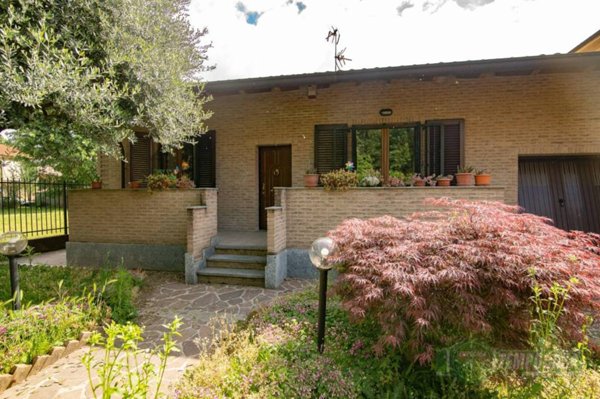 casa indipendente in vendita a Senago
