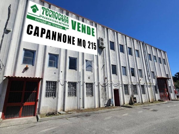 locale commerciale in vendita a Senago