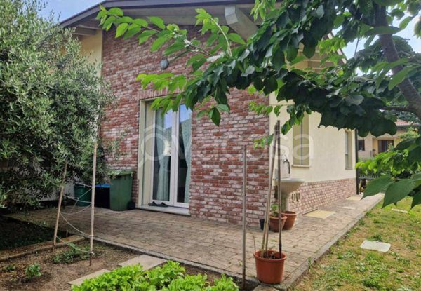 casa indipendente in vendita a Senago