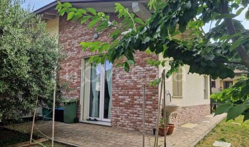 casa indipendente in vendita a Senago