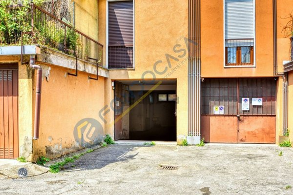 capannone in vendita a Senago