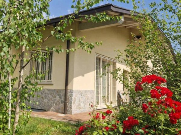 casa indipendente in vendita a Senago