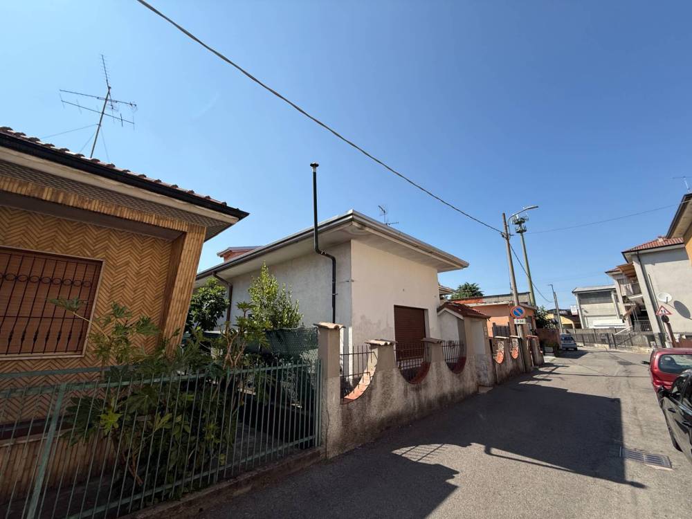 casa indipendente in vendita a Senago