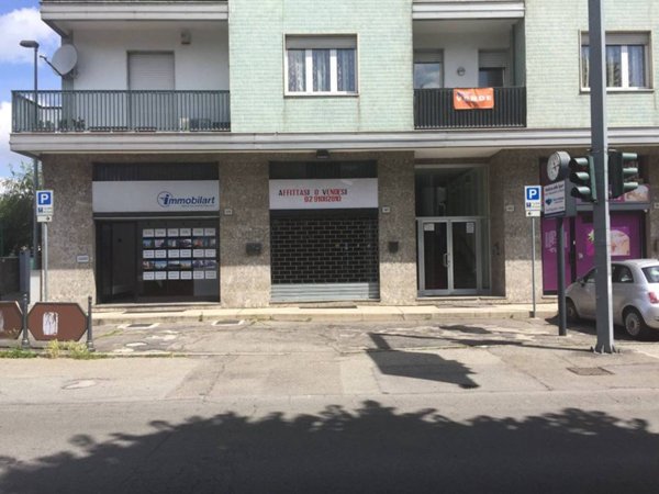 ufficio in vendita a Senago