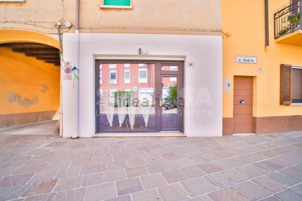 ufficio in vendita a Senago