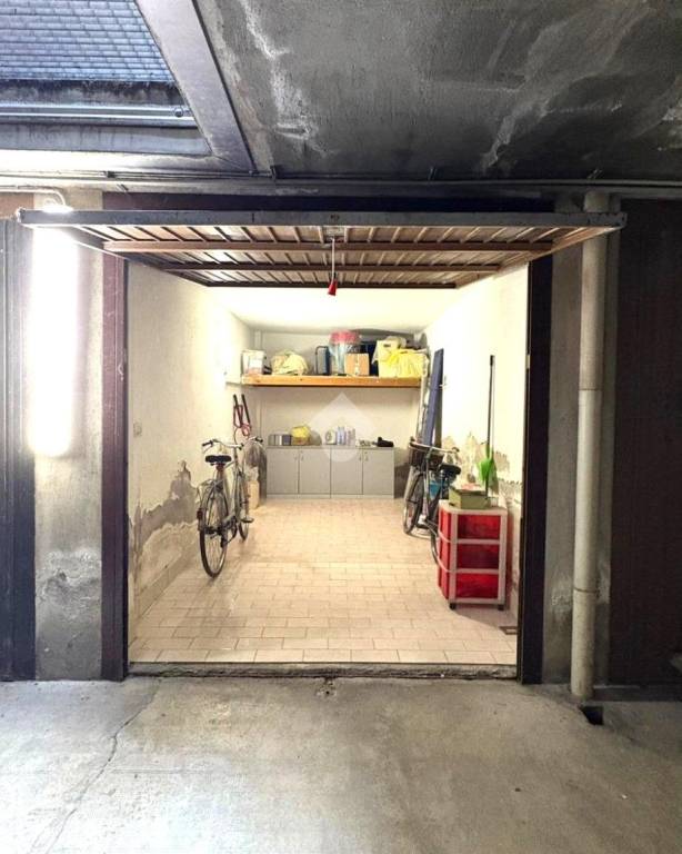 box auto in vendita a Senago