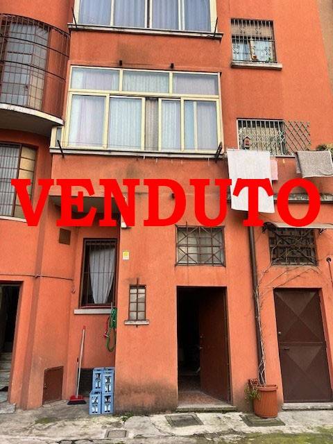 negozio in vendita a Sesto San Giovanni in zona Rondò/Torretta