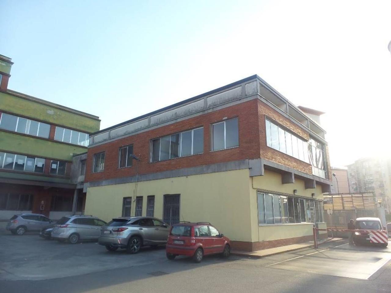 negozio in vendita a Sesto San Giovanni in zona Pelucca/Villaggio Falck