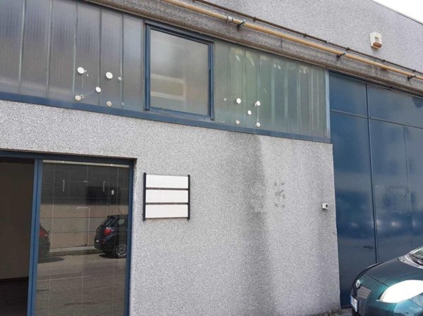 negozio in vendita a Sesto San Giovanni in zona Rondò/Torretta