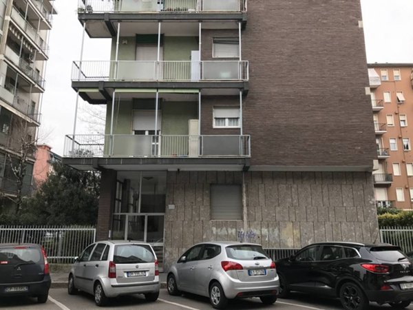ufficio in vendita a Sesto San Giovanni in zona Rondò/Torretta