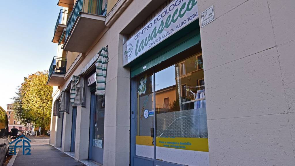 negozio in vendita a Sesto San Giovanni in zona Rondò/Torretta