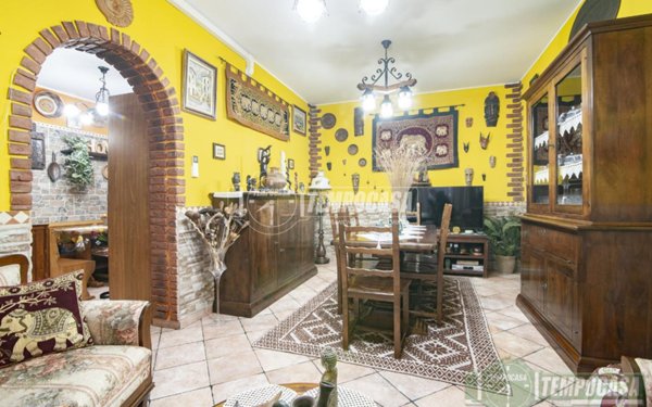 casa indipendente in vendita a Sesto San Giovanni in zona Rondò/Torretta
