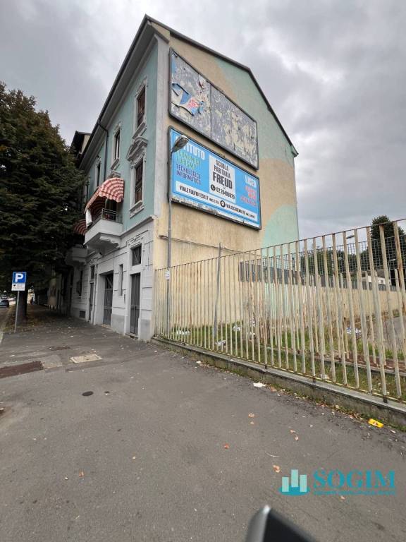 negozio in vendita a Sesto San Giovanni