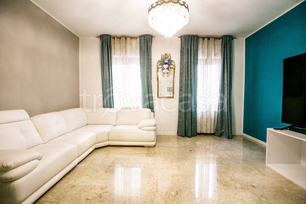 appartamento in vendita a Sesto San Giovanni in zona Rondò/Torretta