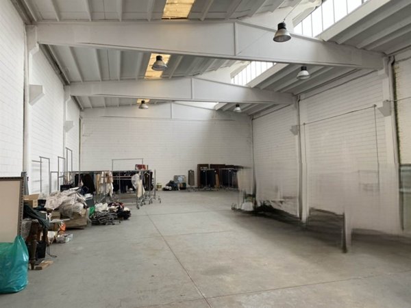 locale commerciale in vendita a Sesto San Giovanni