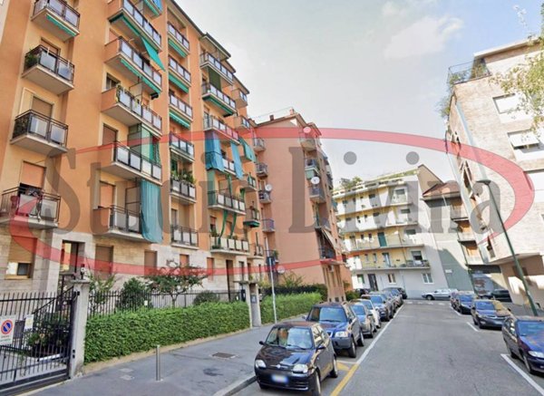 locale commerciale in vendita a Sesto San Giovanni in zona Rondinella