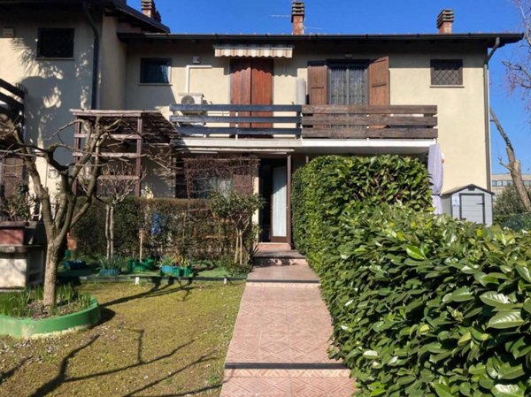 casa indipendente in vendita a Sesto San Giovanni in zona Restellone