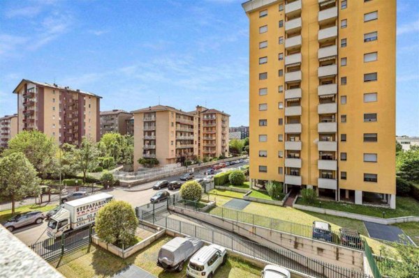 appartamento in vendita a Sesto San Giovanni in zona Restellone