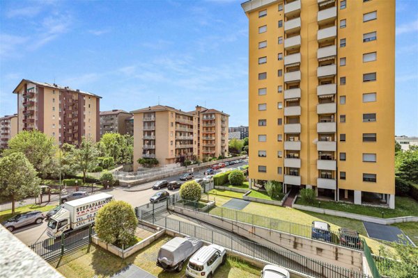 appartamento in vendita a Sesto San Giovanni in zona Restellone