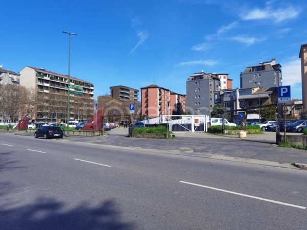 locale di sgombero in vendita a Sesto San Giovanni