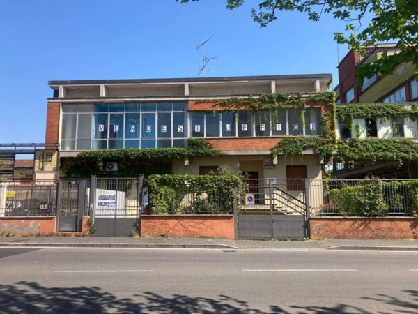 ufficio in vendita a Sesto San Giovanni in zona Pelucca/Villaggio Falck