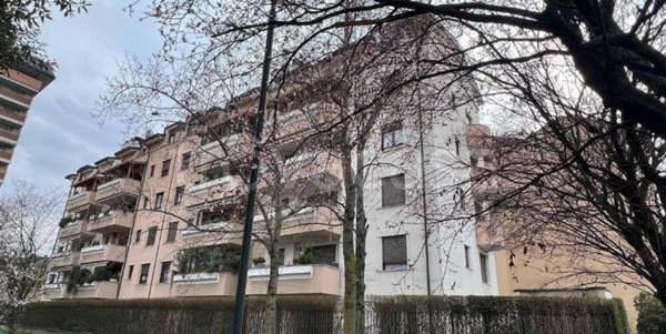 locale commerciale in vendita a Sesto San Giovanni