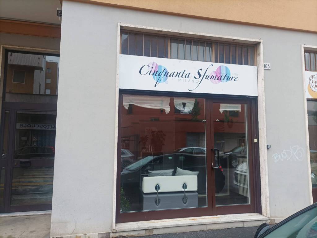negozio in vendita a Sesto San Giovanni in zona Rondinella