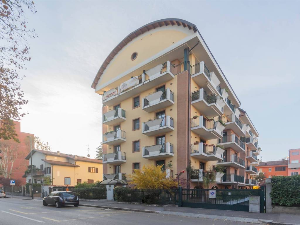 appartamento in vendita a Sesto San Giovanni in zona Rondinella