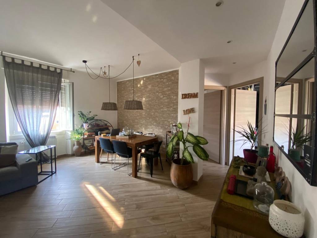 appartamento in vendita a Sesto San Giovanni in zona Rondinella