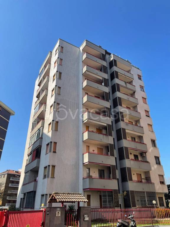 appartamento in vendita a Sesto San Giovanni in zona Rondò/Torretta