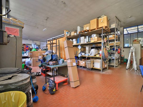locale commerciale in vendita a Sesto San Giovanni
