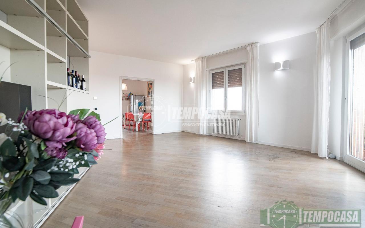 appartamento in vendita a Sesto San Giovanni in zona Rondinella