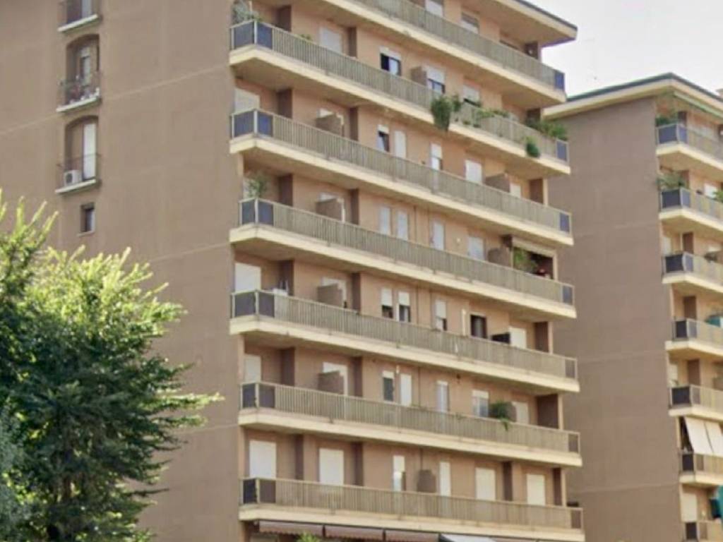negozio in vendita a Sesto San Giovanni