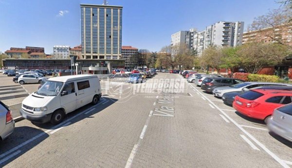 locale di sgombero in vendita a Sesto San Giovanni