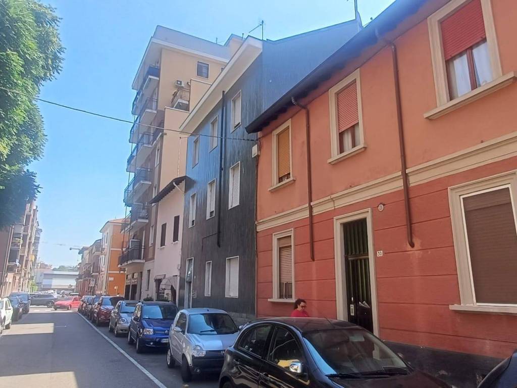 casa indipendente in vendita a Sesto San Giovanni in zona Rondinella