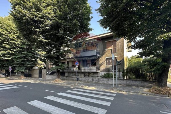 appartamento in vendita a Sesto San Giovanni in zona Cascina de' Gatti