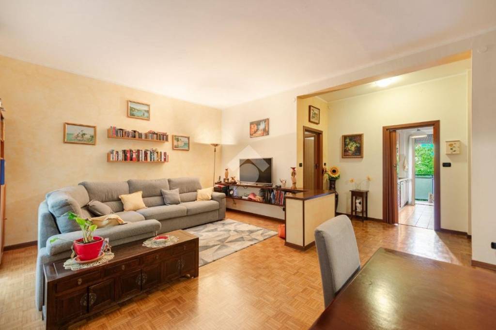 appartamento in vendita a Sesto San Giovanni in zona Rondinella